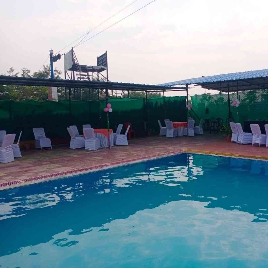 Royal Resort & Adventure Park Patalpani - Scenic adventure for couples near Indore