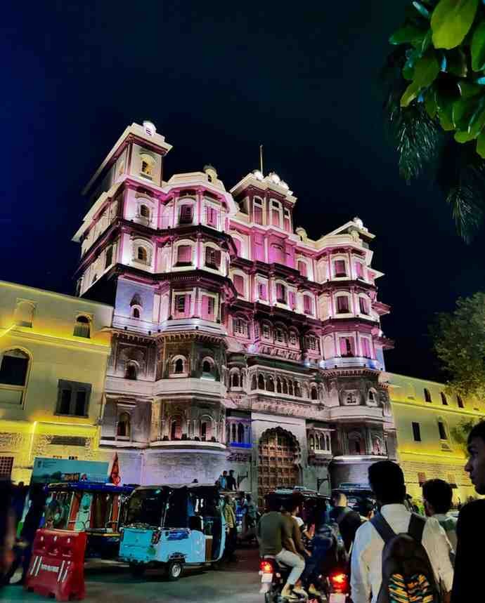 Sarafa Bazar - Night Food Market Dating Spot in Indore