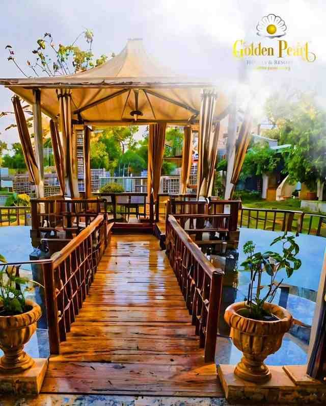 The Nature's Nest Hotel & Resorts - Nostalgic ambiance and private pool option for couples in Indore