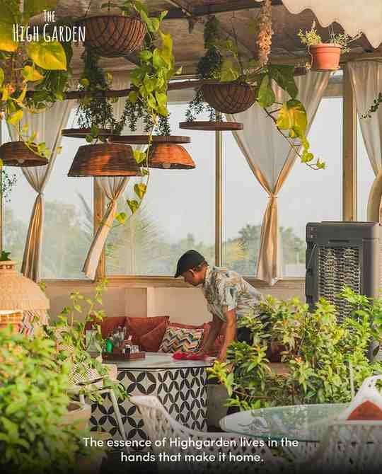 The HighGarden Cafe Ambiance