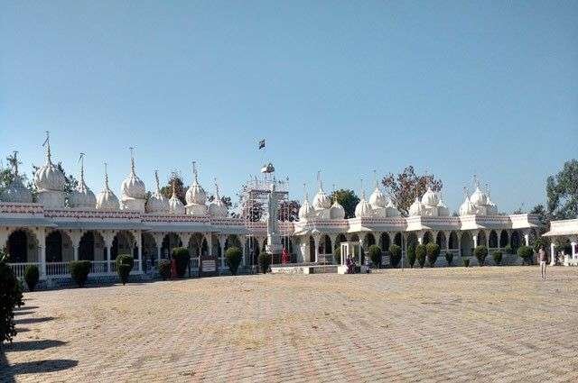 Gommatgiri Digambar Jain Mandir - Spiritual Dating Spot near Indore