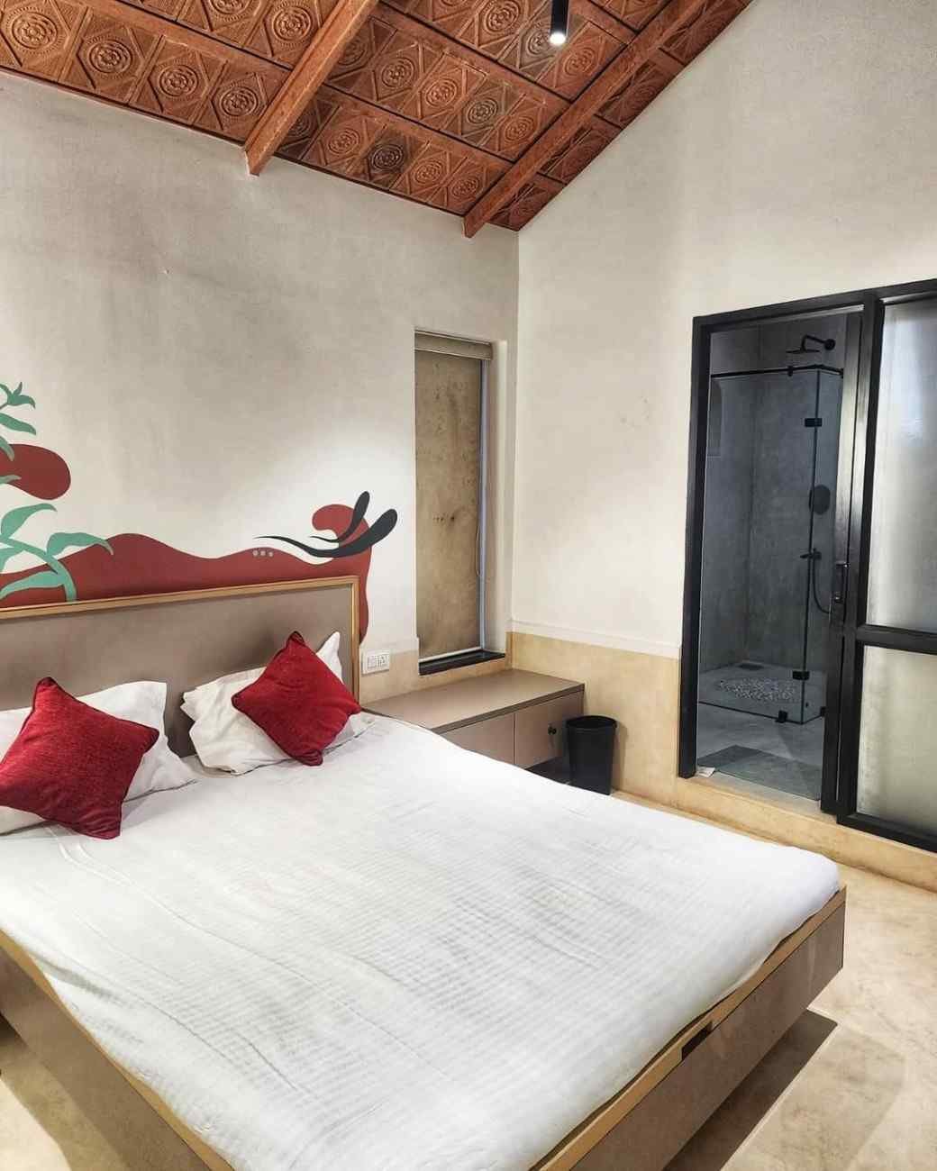 The Nest Lucknow - Stylish themed rooms with high-speed WiFi perfect for couples seeking comfortable modern stays.