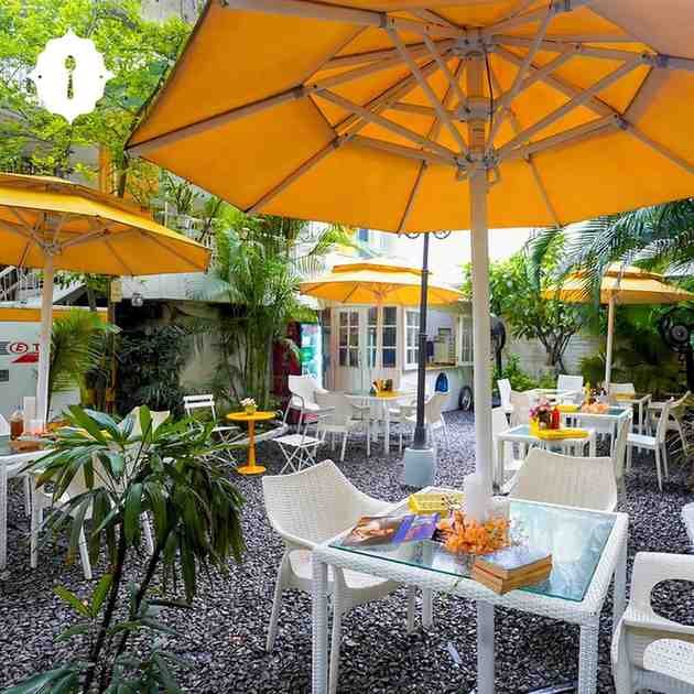 Behind Yellow Doors Diner - A romantic cafe in Sigra, Varanasi for couples.