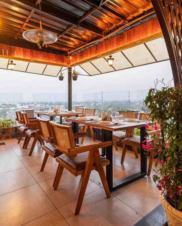 Papaya Tree Hotel on A.B. Road, Indore - Known for customized food and couple comfort.