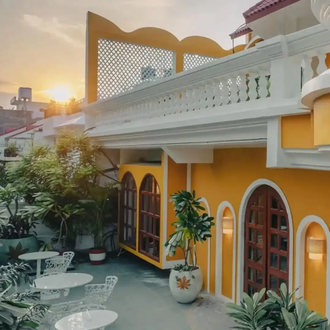 Roastery Coffee House - Multi-floor cafe with amazing interiors and excellent coffee for couples.