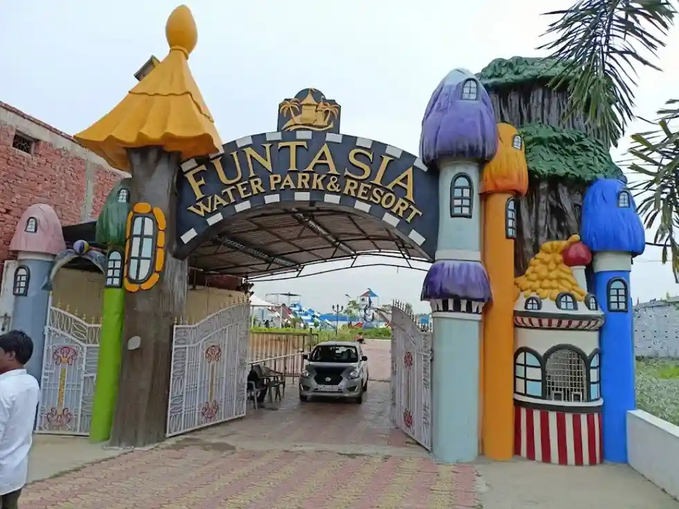 Funtasia Waterpark - A fun and adventurous date spot for couples in Varanasi.