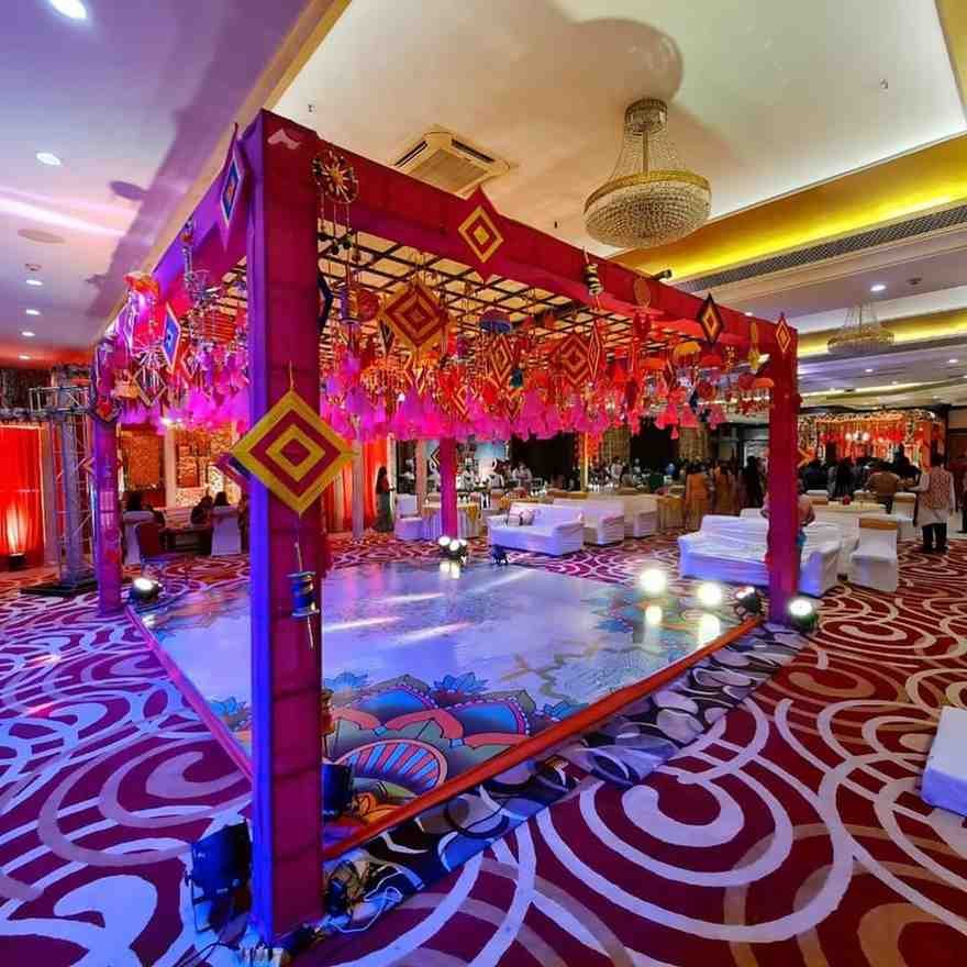 Basera Guest House - A clean and affordable stay for couples in Gariahat, Kolkata.