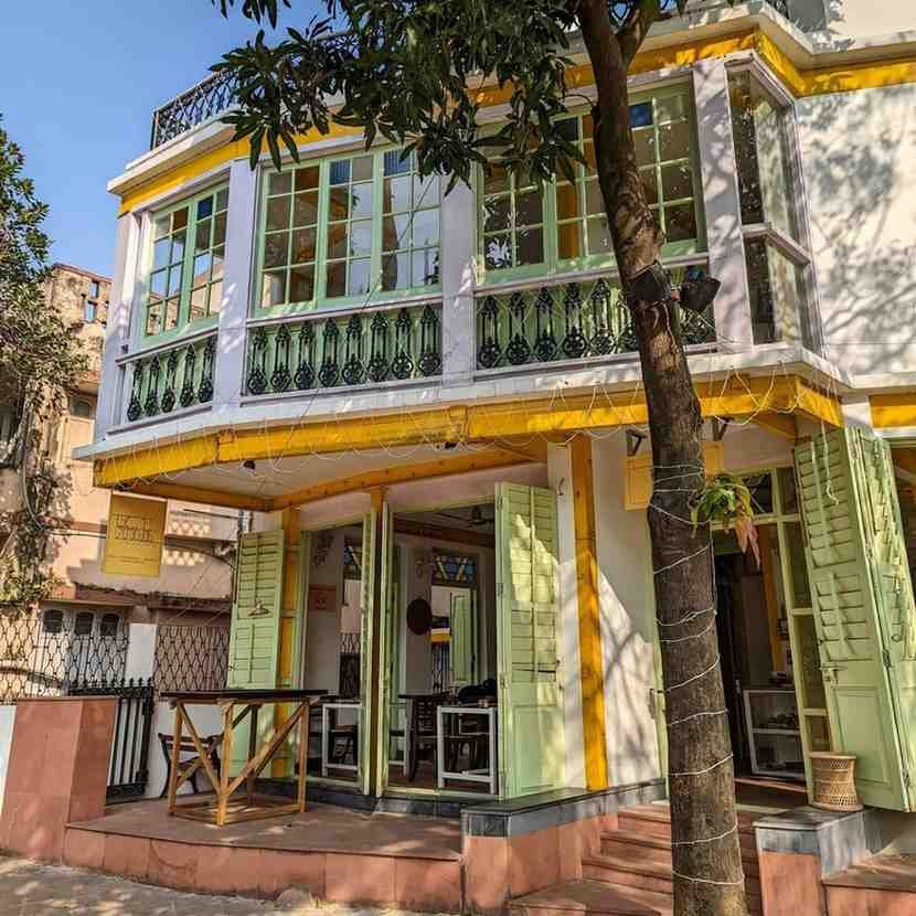 The Verandah - A cozy cafe with old Kolkata vibes and both indoor-outdoor seating in Salt Lake Sector 3.