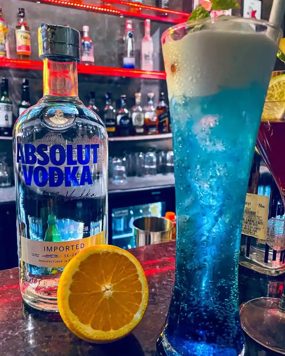 Heka-Egyptian Lounge Bar - Luxurious black and gold themed bar with Mediterranean cuisine.