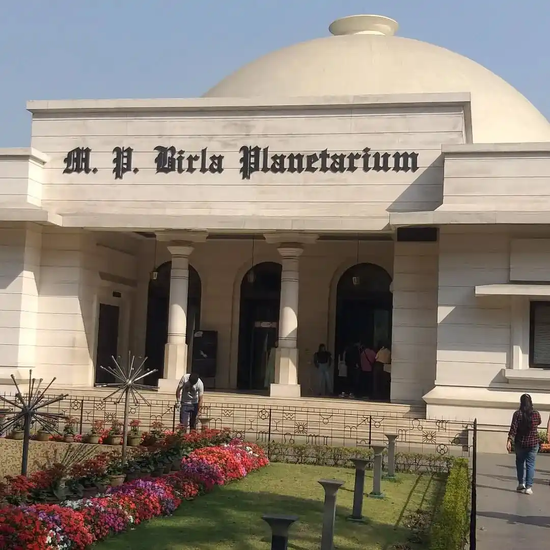 M.P. Birla Planetarium - A dome-shaped planetarium offering romantic stargazing experiences and astronomy shows for couples.