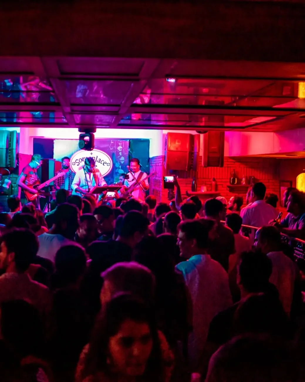 Someplace Else - Iconic wood-paneled bar with live music and retro vibe in Park Street.