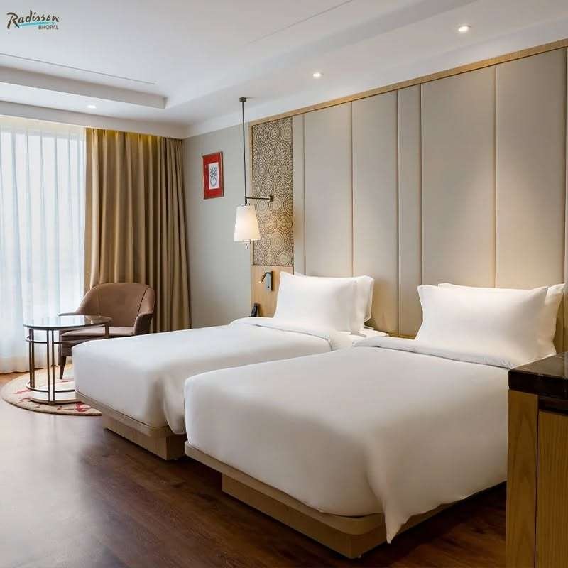 Radisson Hotel Bhopal - Top of the line luxury hotel with modern rooms and exceptional couple-friendly service perfect for couples in Bhopal.