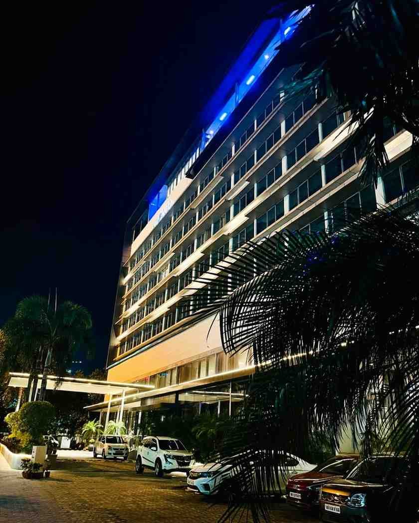 Vivanta Kolkata EM Bypass - a luxury hotel with exceptional service.