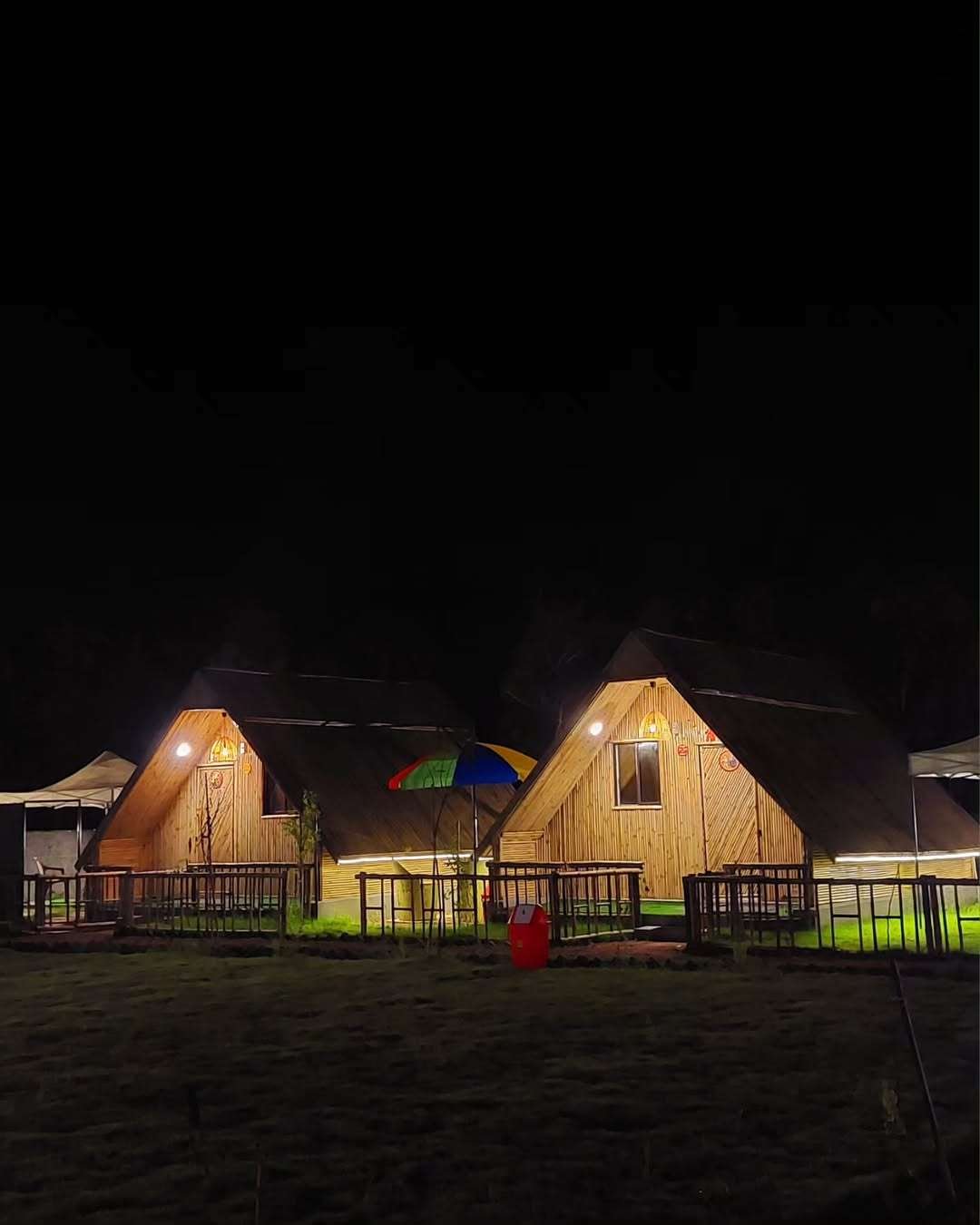 Ritabani Resort - Couple-friendly resort with outdoor jacuzzi and romantic setting.