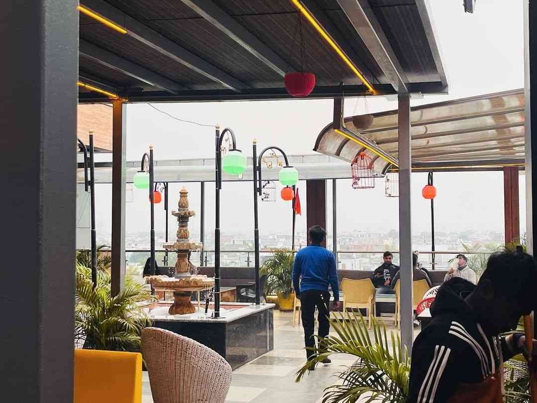 The Royal Fusion - DJ nights and dynamic lighting for couples in Alambagh, Lucknow.