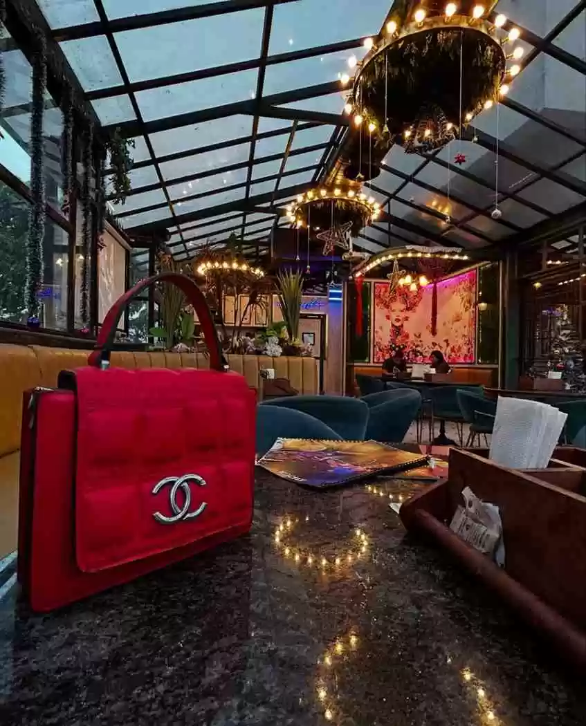 Zucca The Lounge - A rooftop lounge with aesthetic decor near Golpark, Kolkata.