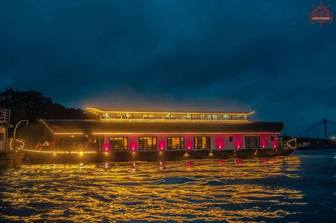 Lenin Cruises - Unique floating birthday celebrations on the Hooghly River with top-notch decorations and friendly staff.