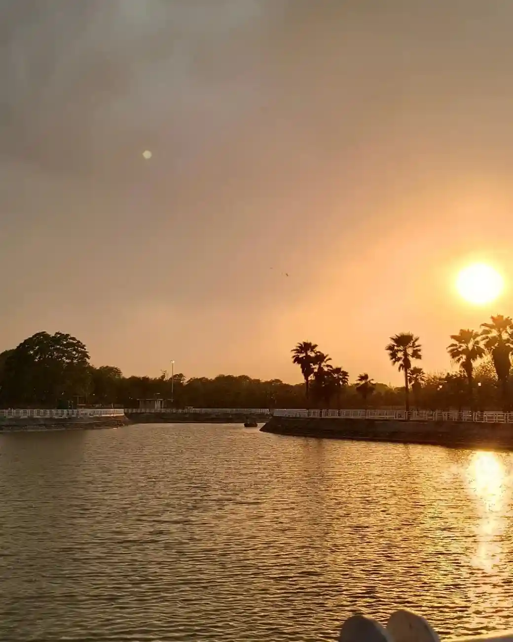 Janeshwar Mishra Park - Expansive park with lakes, boating, and romantic music perfect for all-day dates in Lucknow.