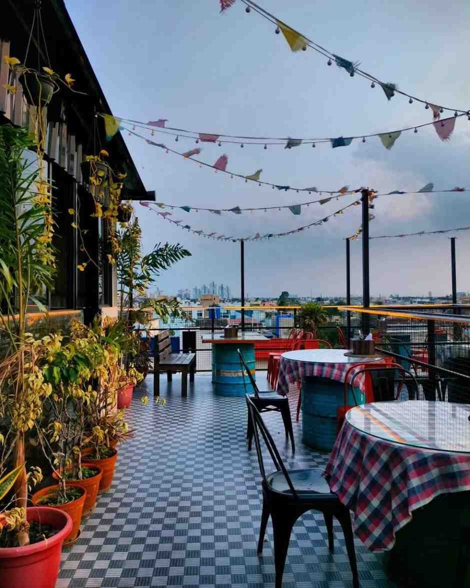 The Canisters' Saltlake - A rooftop cafe with outdoor seating and unbeatable prices in Salt Lake.