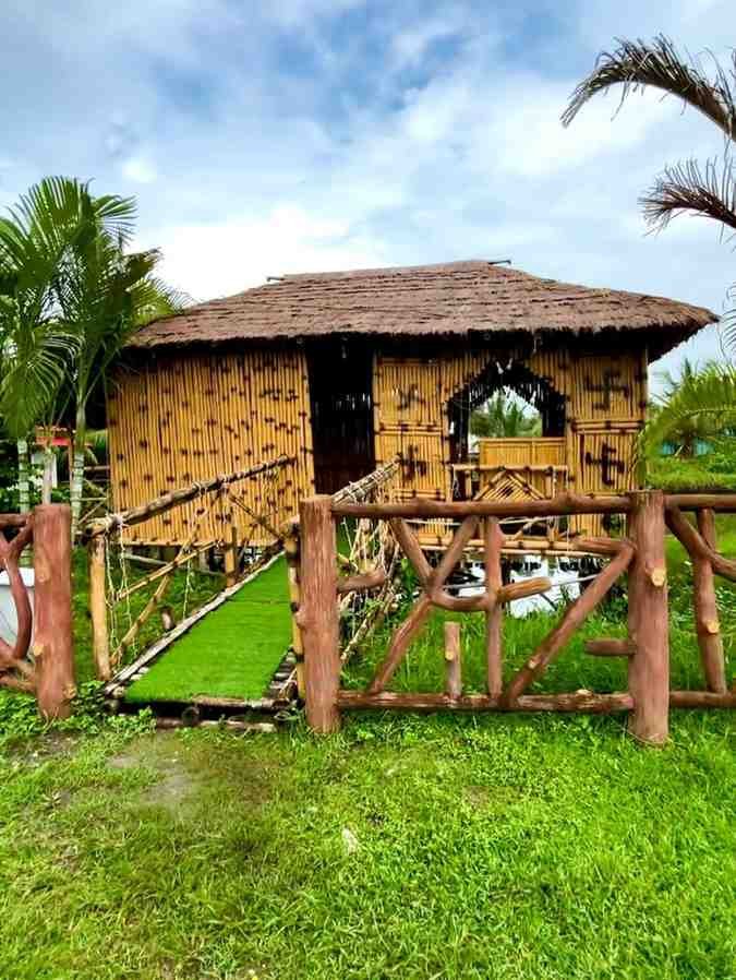 Palli Bangla Resort - Pet-friendly resort with massive property and flower gardens.