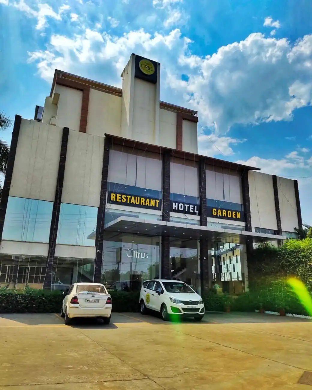 Citrus Prime Hotel & Resorts Bhopal - Warm ambiance with impressive food and helpful staff perfect for couples in Bhopal.