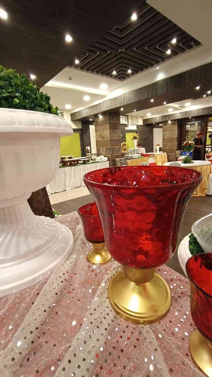 Stun the Sun Restaurant - Vegetarian restaurant with beautiful place and good decoration for birthday parties.