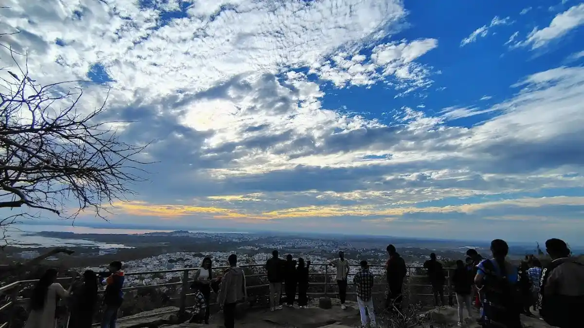 Tekri - Bhopal View Point - A hilltop spot with stunning city views and peaceful atmosphere perfect for couples.