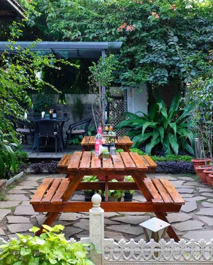 The Ten Suites - Nice cafe with good coffee and peaceful ambiance perfect for couples in Bhopal.