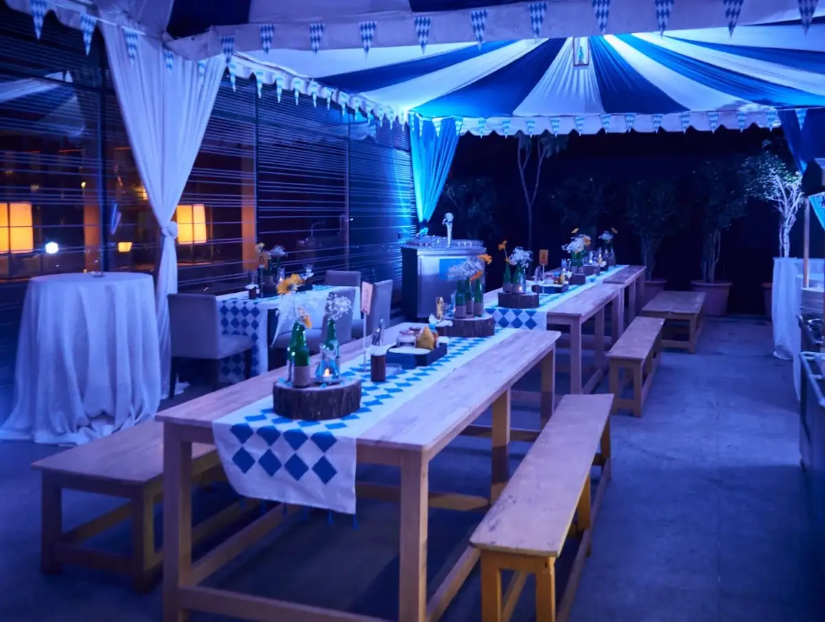 365 A.S - Calm and refreshing bar at Hyatt Regency.