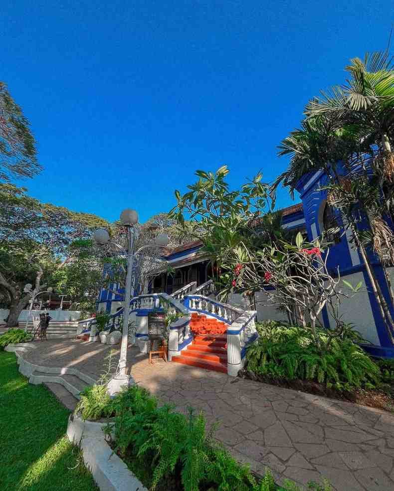 Cafe Bodega - A famous cafe set amidst an art gallery and nature.