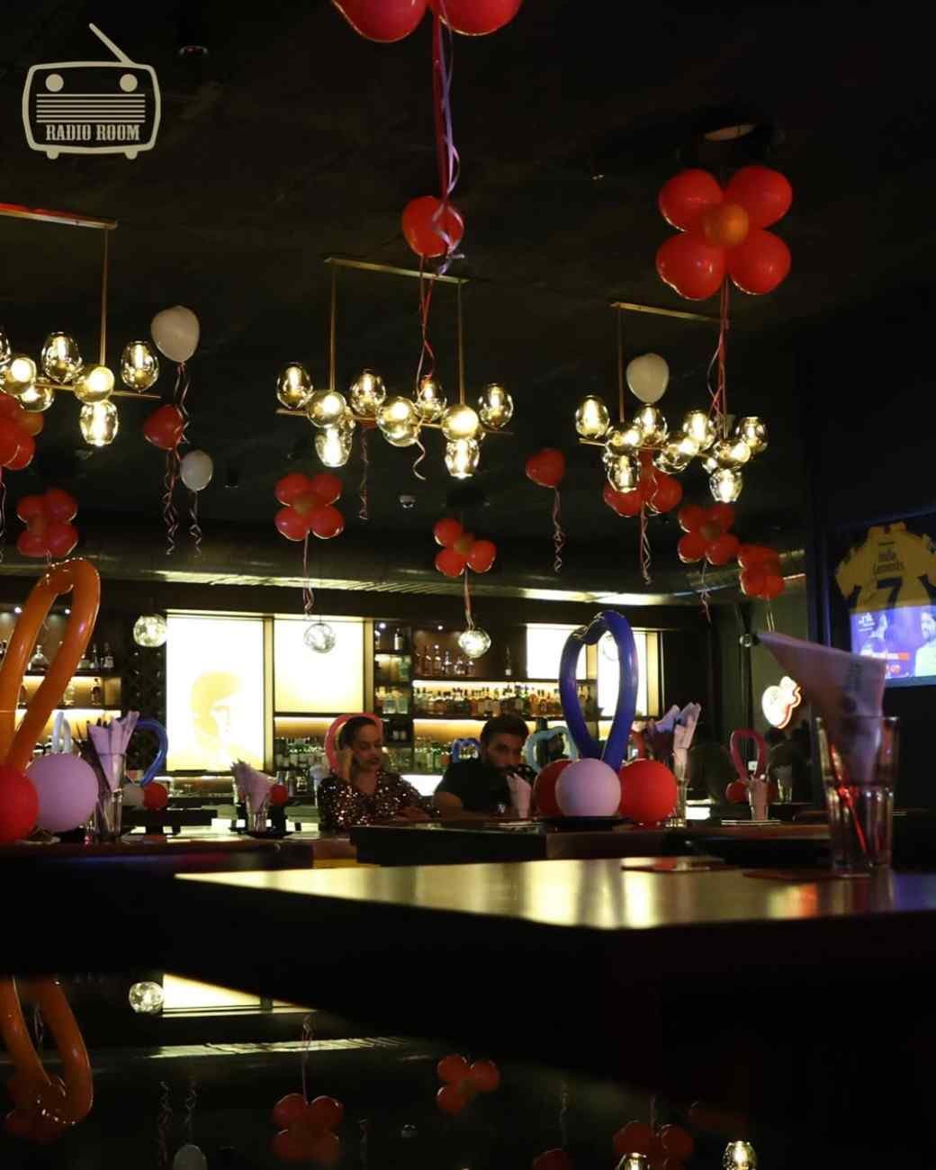 Radioroom - Music-themed pub with great food and friendly staff.