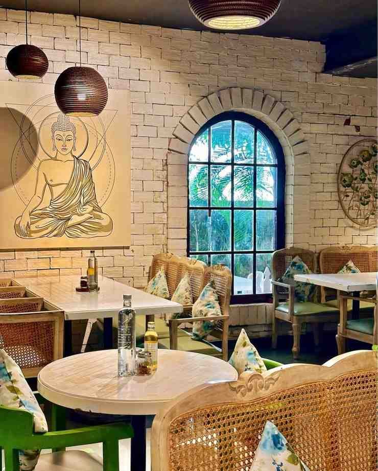 Santé Spa Cuisine - Healthy international cuisine in a rustic-chic setting.