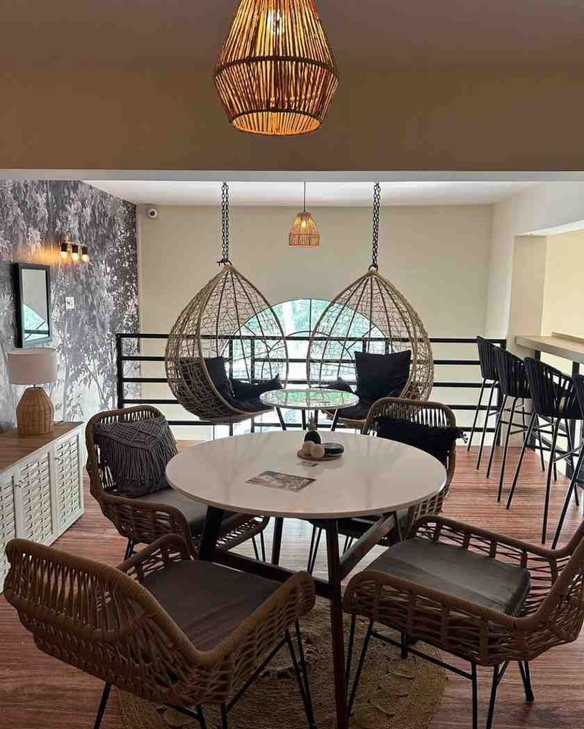 Urth Organic Cafe & Eatery - A hidden gem with healthy and unique food options.